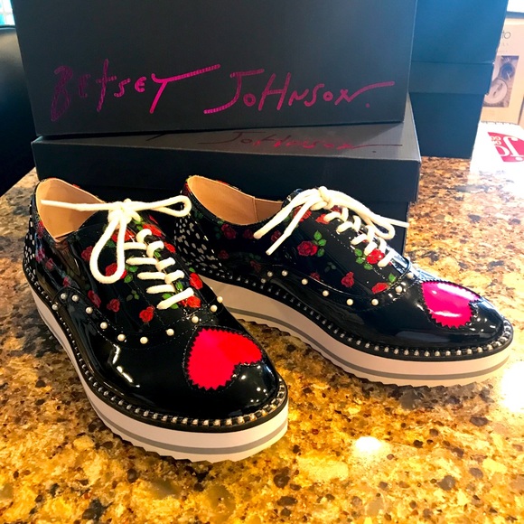 BETSEY JOHNSON Marti Floral Rose Sneakers! - Picture 3 of 10
